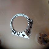 Hinged Tribal Septumclicker